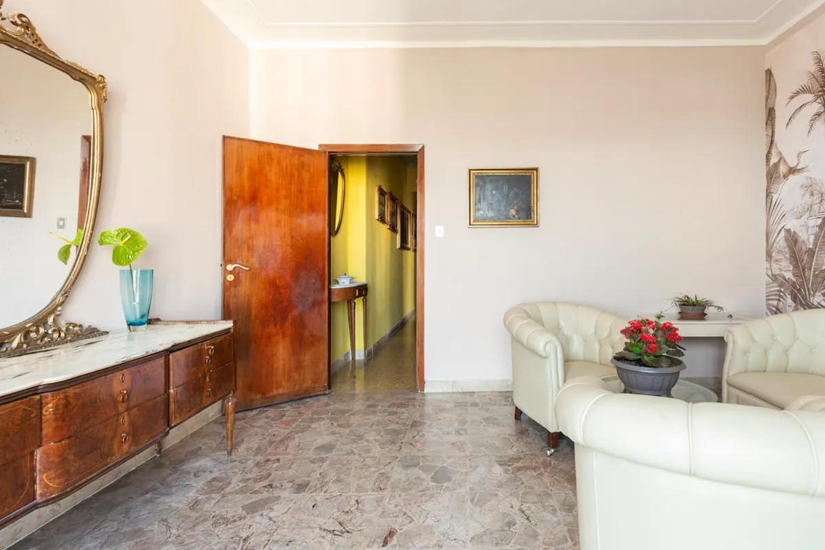 Top Floor Apartment Near Historic Fortino Catania Exterior foto